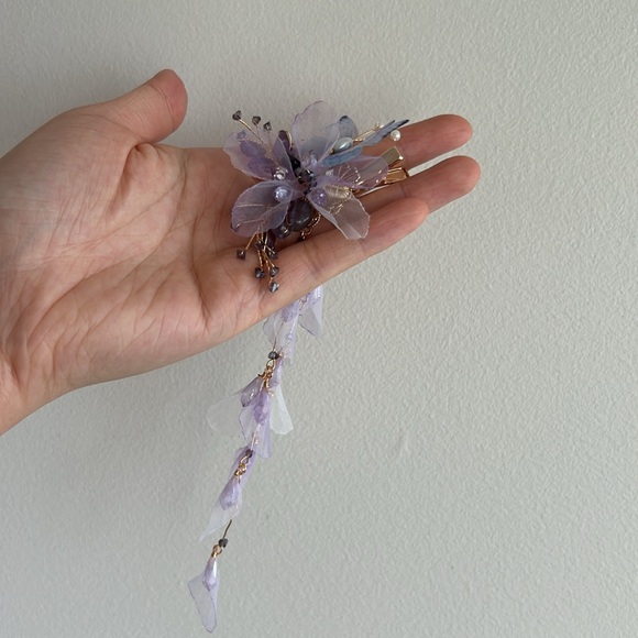 Light lilac hand made brooch/hair clip - Picture 5 of 6